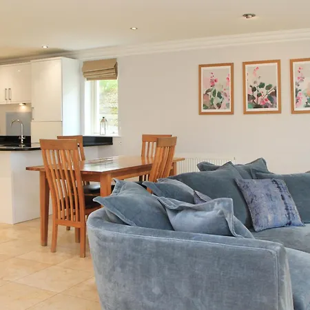 Holiday home Beachside Spacious Apartment, Private Garden